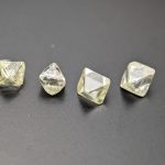 天然ダイヤモンド原石　クリスタル