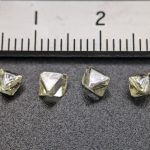 天然ダイヤモンド原石　クリスタル